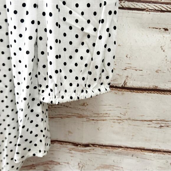 TORRID Polka Dot Puff Sleeve Blouse Sz 1 - Picture 9 of 10